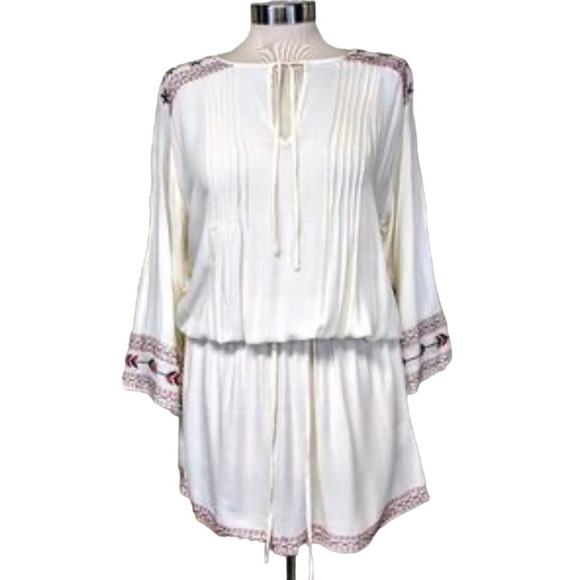 Cupcakes & Cashmere Dresses & Skirts - Cupcakes and Cashmere Sansa Split Embroidered Blouson Boho Dress Size M